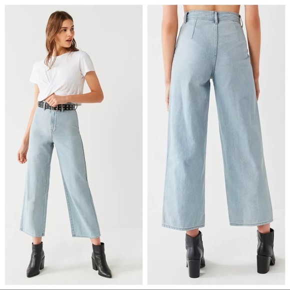 BDG Urban Outfitters High Waist Super-Wide Leg Jeans Size 34 Light Wash - Picture 1 of 14